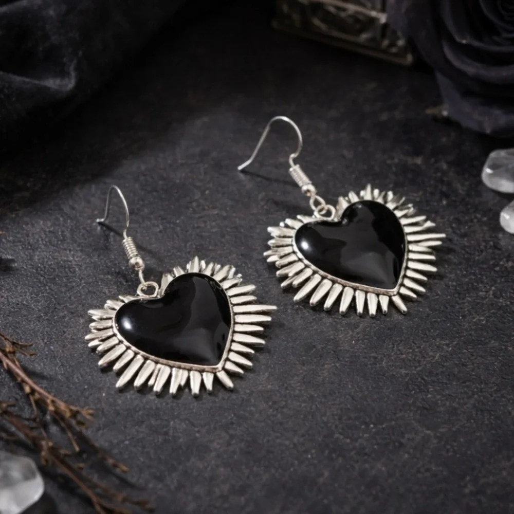 ✨ModCloth Morven Black Silver Heart Earrings
